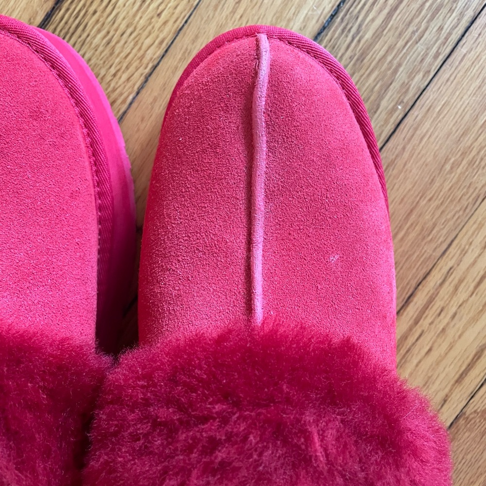 Red UGG Disquette slippers in size 9! Bought last year. - Picture 9 of 9